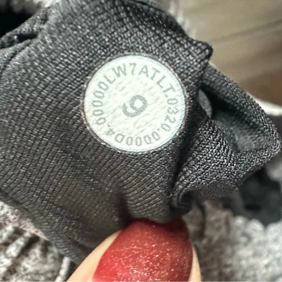 Lululemon Tracker Low-Rise Lined Short 4" 6 - Picture 7 of 7